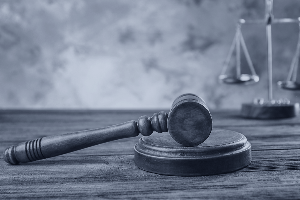 Court gavel on wooden table, average New York City lawsuit settlements page